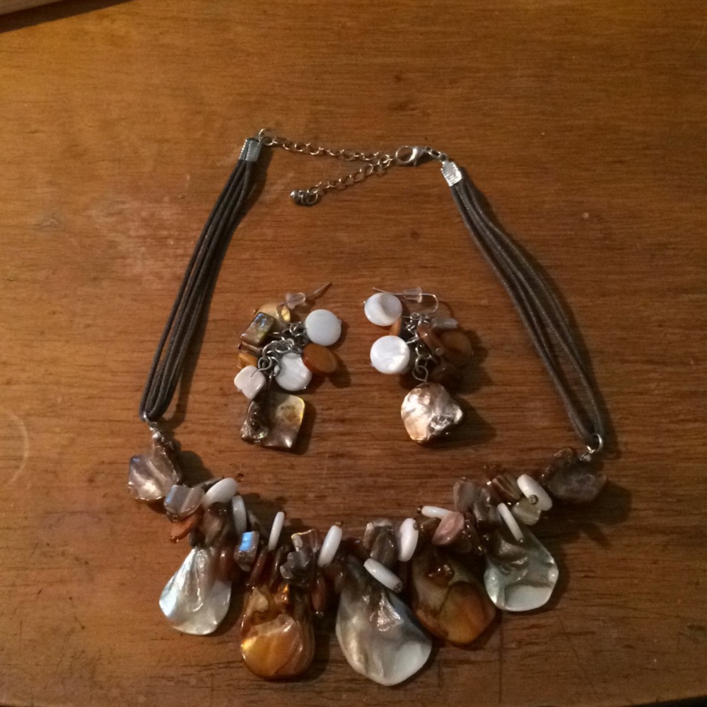 Brown shell Necklace and earring set